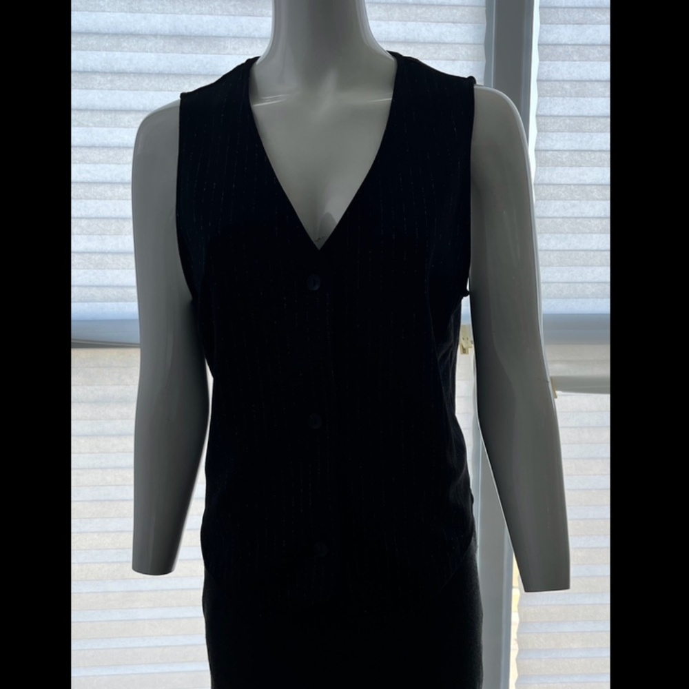 Vest - Picture 4 of 7